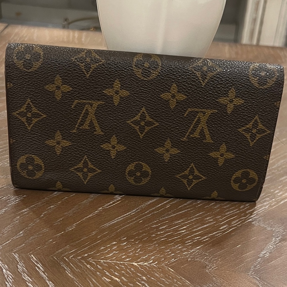 Sold Louis Vuitton Brown Monogram Wallet - Picture 3 of 12